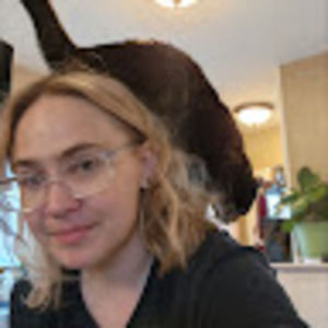 Meet your Posher, Becca